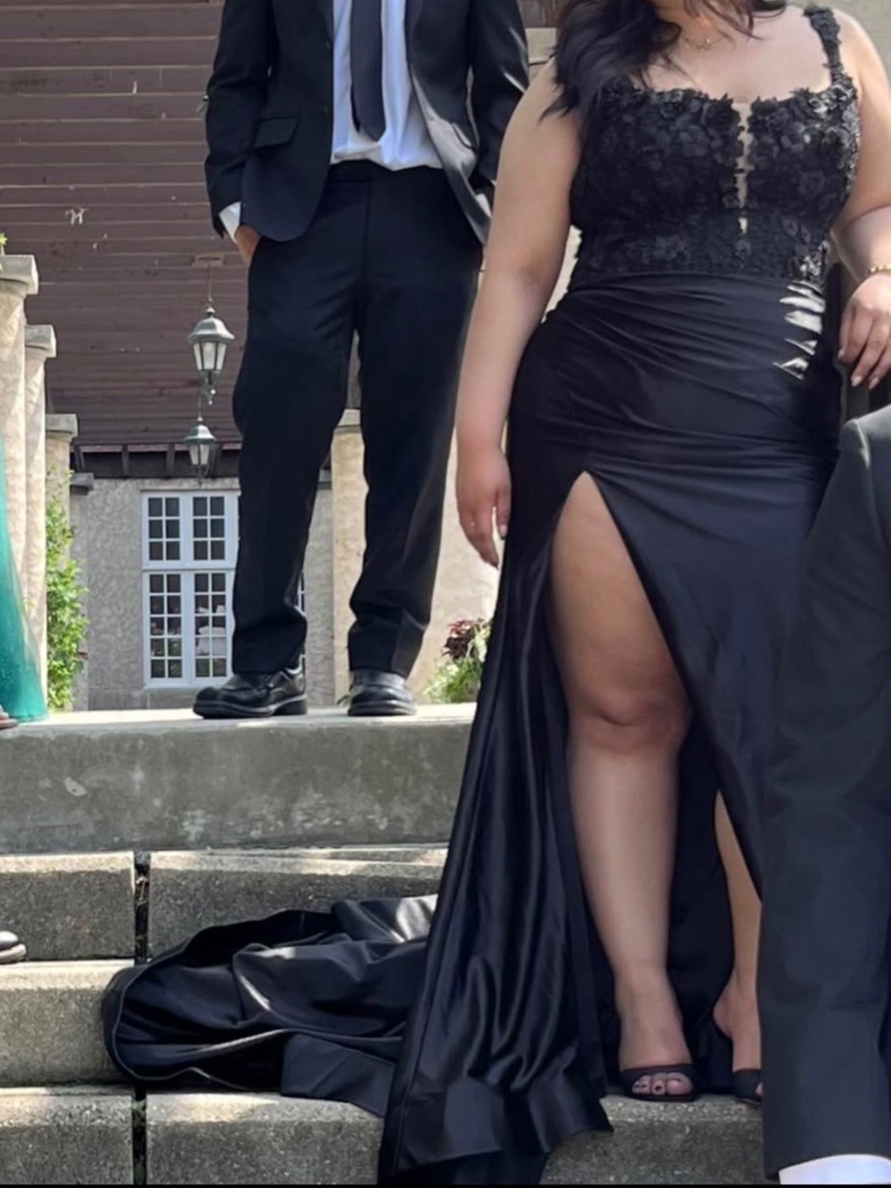 black sherri hill prom dress